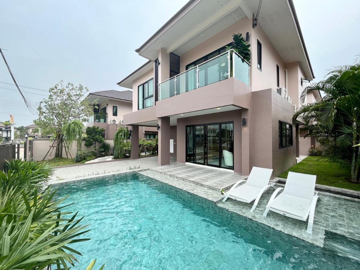 Southern Peak Pool Huay Yai Pattaya Villa *