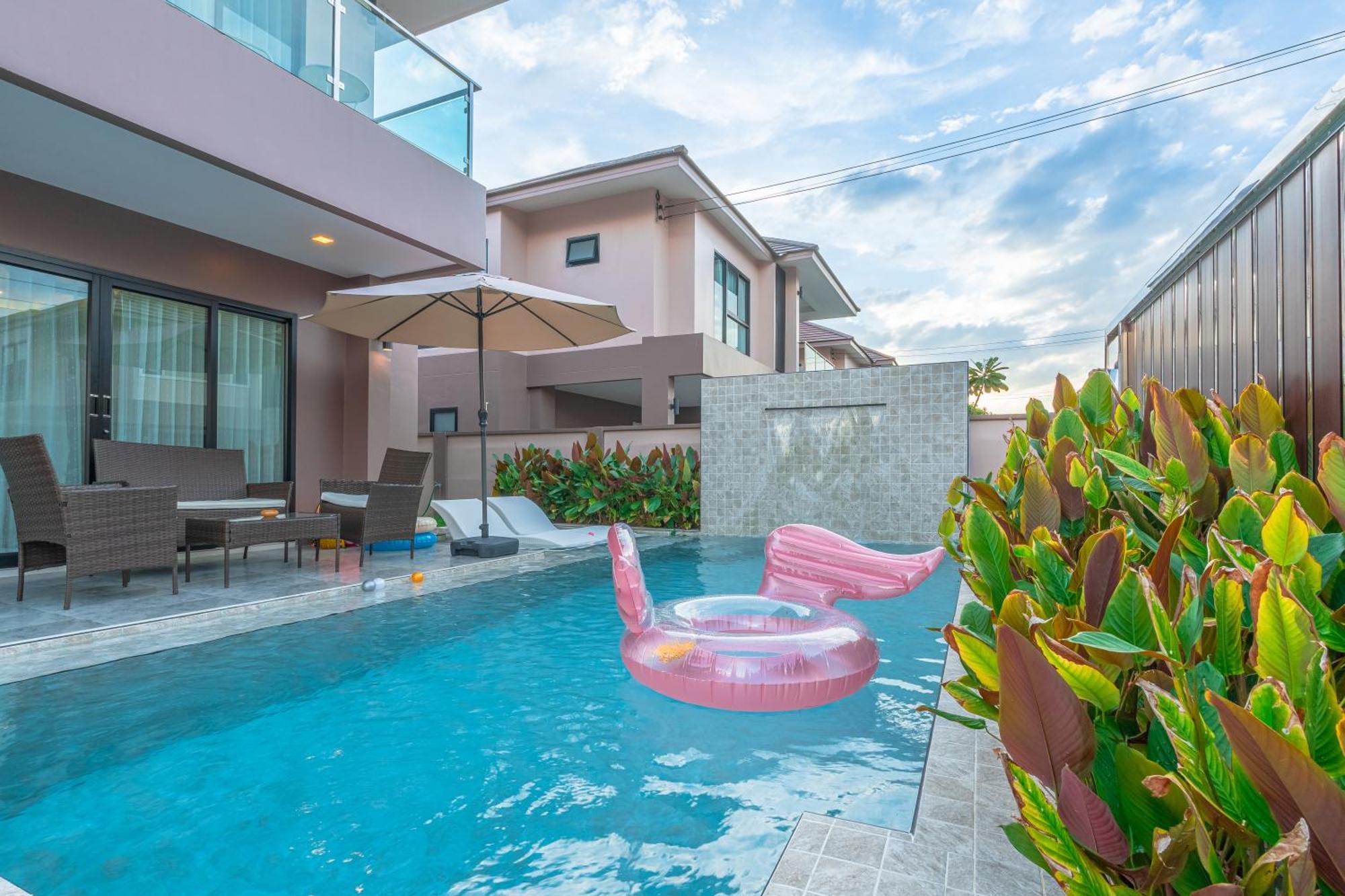 Southern Peak Pool Huay Yai Pattaya Ban Huai Yai
