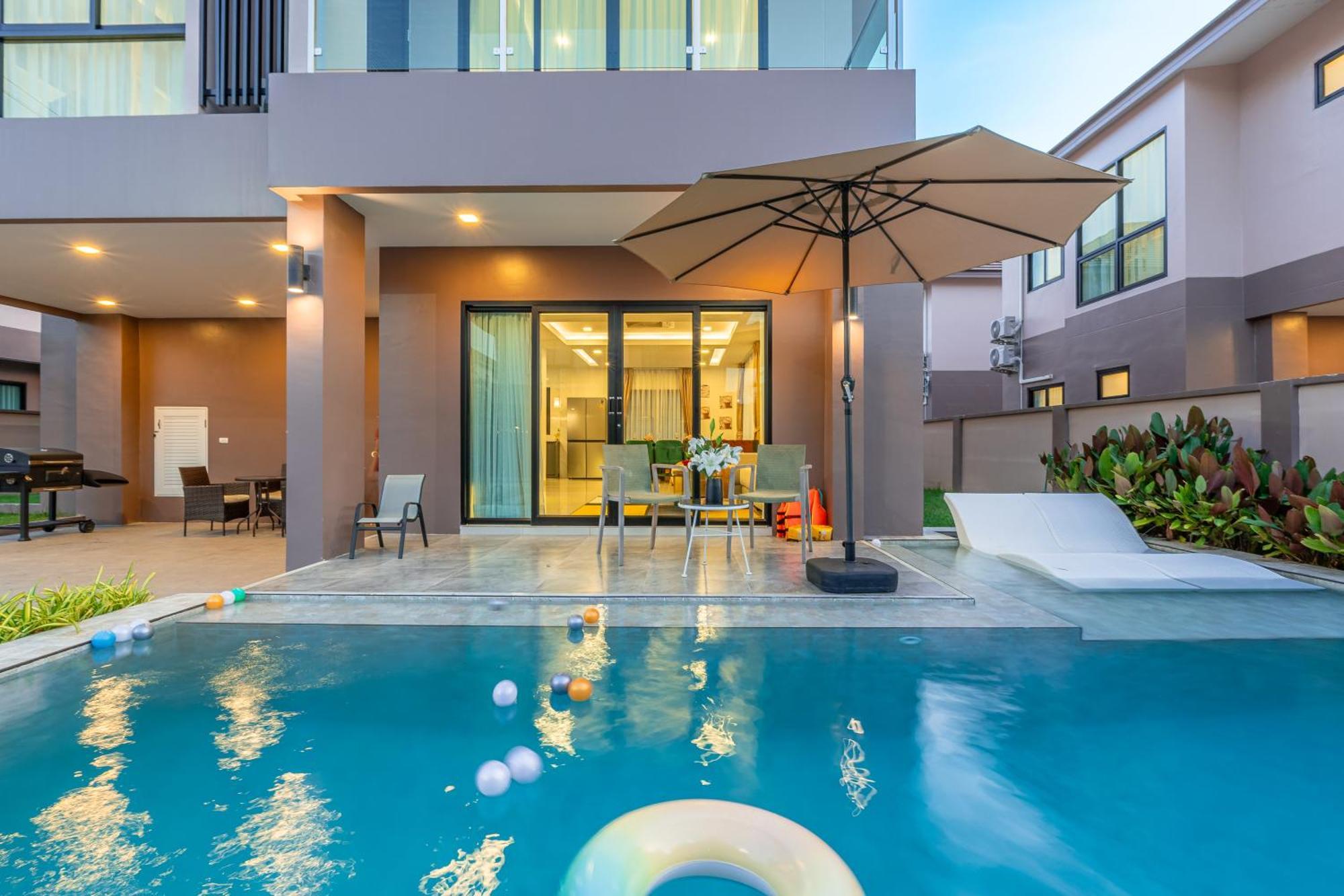 Southern Peak Pool Huay Yai Pattaya *